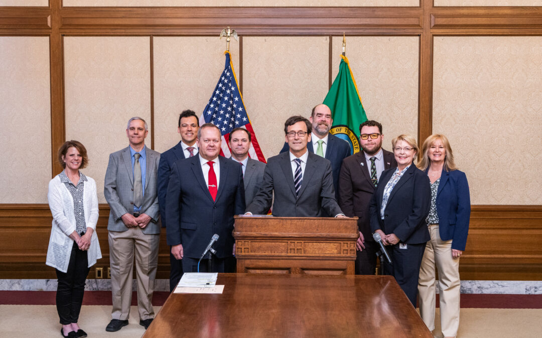 AUDIO: Governor signs Boehnke’s bipartisan bill to strengthen Washington’s climate transparency
